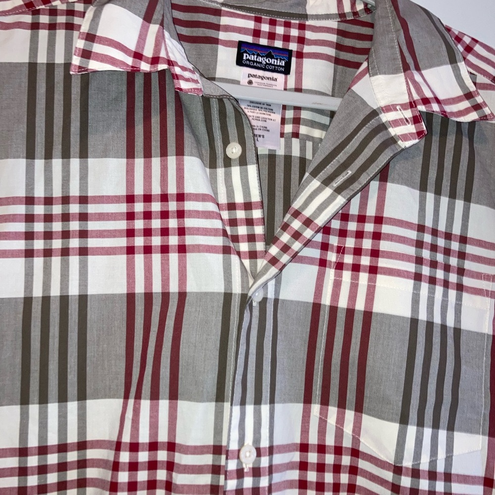 Patagonia large short sleeve button up - Picture 4 of 4